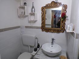 Astra Wi-fi Studio Apartment in the Historic Center