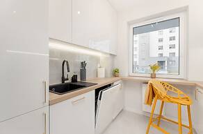Bright Apartment With Balcony by Renters