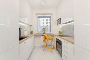 Bright Apartment With Balcony by Renters