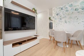 Bright Apartment With Balcony by Renters