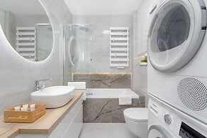 Bright Apartment With Balcony by Renters