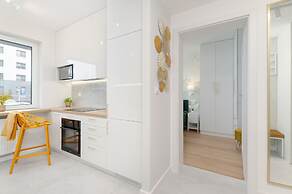 Bright Apartment With Balcony by Renters