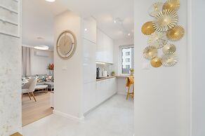 Bright Apartment With Balcony by Renters