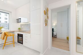 Bright Apartment With Balcony by Renters