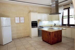 Zest Gozitan Villa & Pool