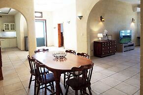 Zest Gozitan Villa & Pool