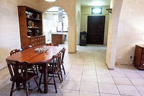Zest Gozitan Villa & Pool