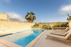 Surwig Gozitan Villa & Pool