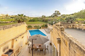 Surwig Gozitan Villa & Pool