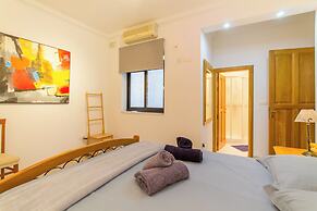 A Lovely Apart By The Sea Sliema