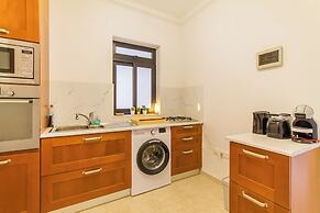 A Lovely Apart By The Sea Sliema