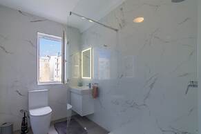 A Sunny Penthouse Modern 2 bdr - Sliema