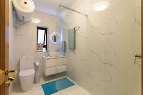 Magnificent sunny seafront Apart Sliema