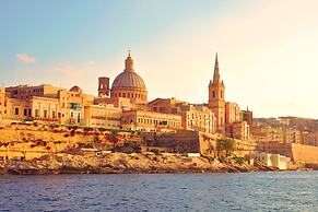 A Magnificent Sunny Seafront Apart Sliema