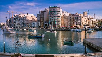 A Magnificent Sunny Seafront Apart Sliema