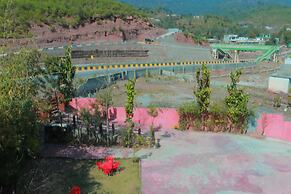 Al Qamar Guest House