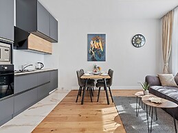 SKY9 Apartments District 17