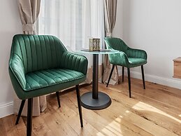 SKY9 Apartments District 17