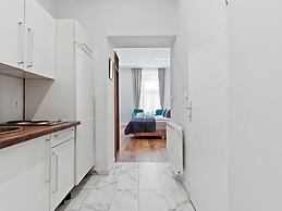 SKY9 Apartments District 17