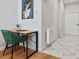 SKY9 Apartments District 17