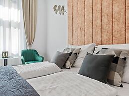 SKY9 Apartments District 17