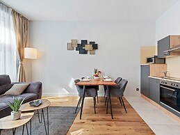 SKY9 Apartments District 17