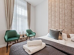 SKY9 Apartments District 17