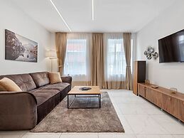 SKY9 Apartments District 17