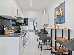 SKY9 Apartments District 17