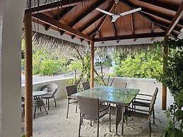 Island Luxury Fehendhoo