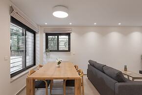 Athenian Riviera Secluded Apartment