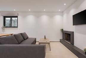 Athenian Riviera Secluded Apartment