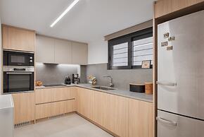 Athenian Riviera Secluded Apartment