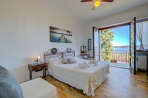 Blooming Villa Cos Lake View