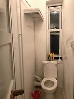 Charming 3-bed Flat in London