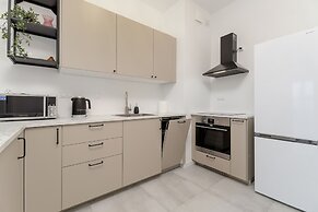 Cosy Apartment With Balcony by Renters