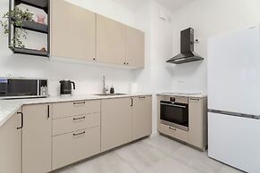 Cosy Apartment With Balcony by Renters