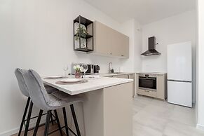 Cosy Apartment With Balcony by Renters