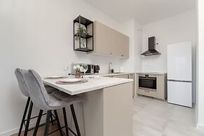 Cosy Apartment With Balcony by Renters