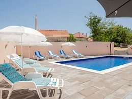 Charming Villa Nina With Pool