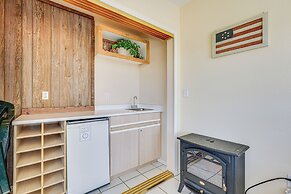 Branson Condo w/ Golf Course Views: Walk to Strip!