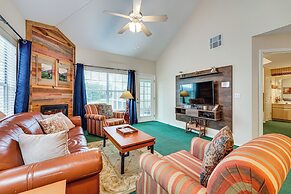 Branson Condo w/ Golf Course Views: Walk to Strip!