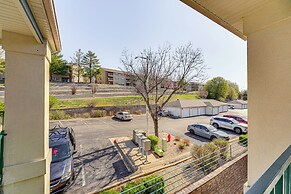 Branson Condo w/ Golf Course Views: Walk to Strip!