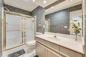 Branson Condo w/ Golf Course Views: Walk to Strip!