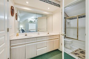 Branson Condo w/ Golf Course Views: Walk to Strip!