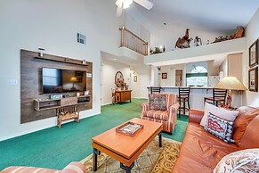 Branson Condo w/ Golf Course Views: Walk to Strip!