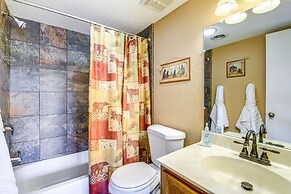 4 Mi to Natl Park: Mountain-view Condo w/ Balcony