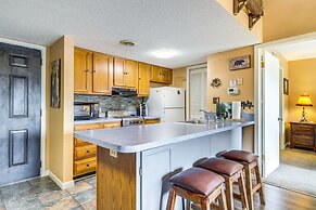4 Mi to Natl Park: Mountain-view Condo w/ Balcony
