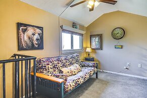 4 Mi to Natl Park: Mountain-view Condo w/ Balcony