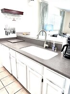 Island Cottage 1 Bedroom Townhouse by RedAwning